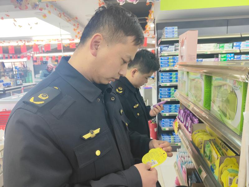 關(guān)愛女性健康 安徽省巢湖市廟崗市場監(jiān)管所開展婦女節(jié)前專項(xiàng)檢查_微信圖片_20241224144555.jpg_5707387982a544ebaca098cdc9a7cd3c.jpg