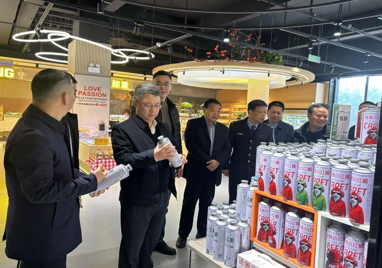 安徽省舒城縣消保委聯(lián)合相關(guān)部門開展市場專項(xiàng)執(zhí)法檢查_圖片1.png_ab5f8034cf5f4924b392df11847fb6fe.png