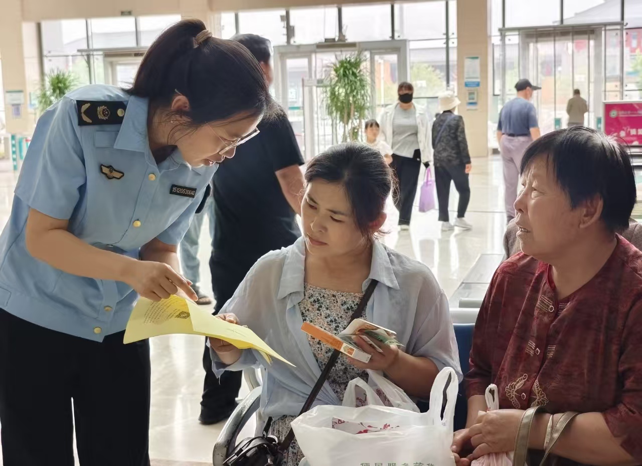 多方共筑  雙線聯(lián)動 --臨沂市郯城縣深入開展2025年“5·25愛膚日”宣傳活動_微信圖片_20250523153847_133.jpg_2874e15b388b4387aba9bfe5febd35b2.jpg